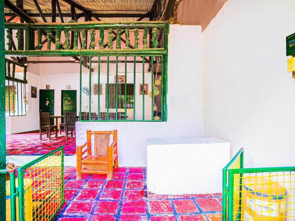 Oyo 875 Madhavi Beach Resort Balibago Dış mekan fotoğraf